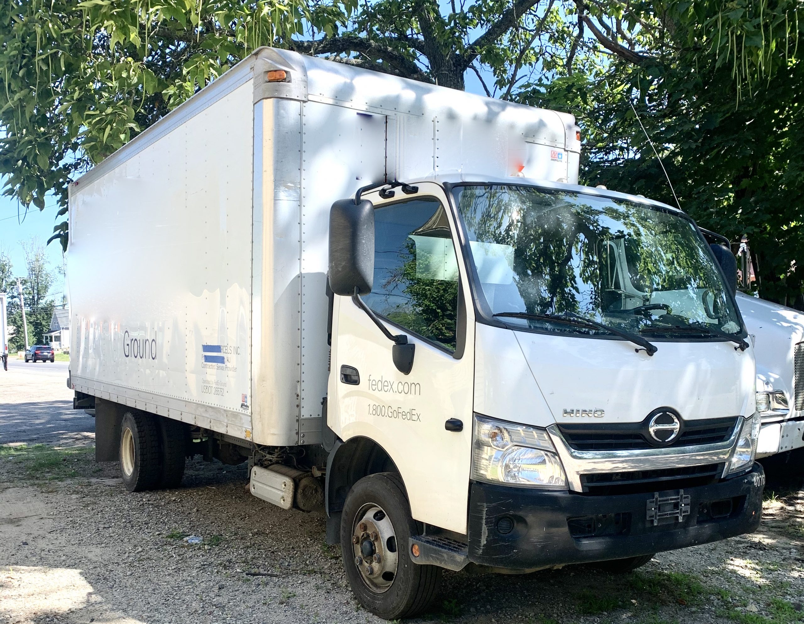 2015 HINO 155 BOX TRUCK: