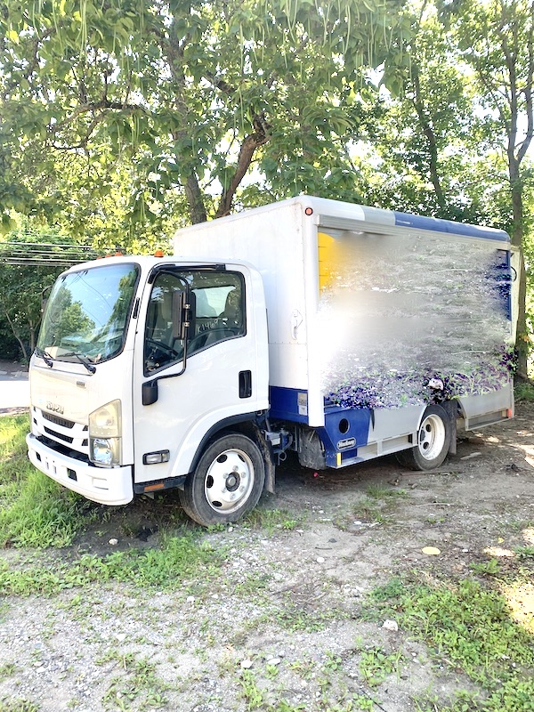 ISUZU NPR BEVERAGE TRUCK