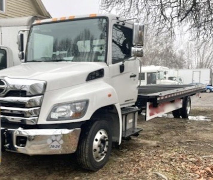 2022 HINO 268 Flat Bed